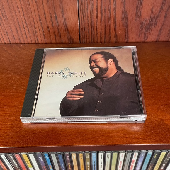 EUC Barry White’s “The Icon Is Love” CD is Classic Barry white, released in 1994 - Picture 2 of 5